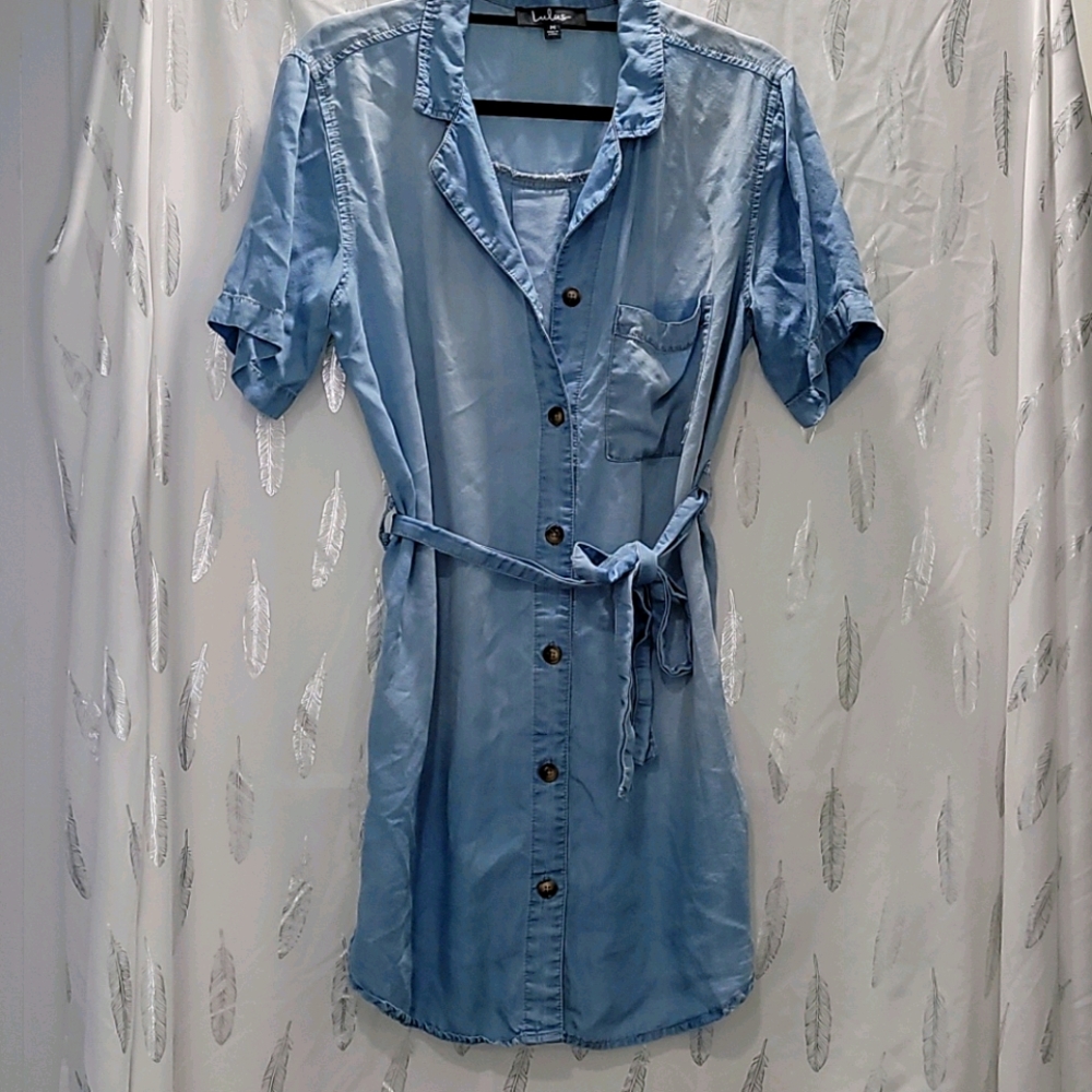 Lulu's chambray belted dress